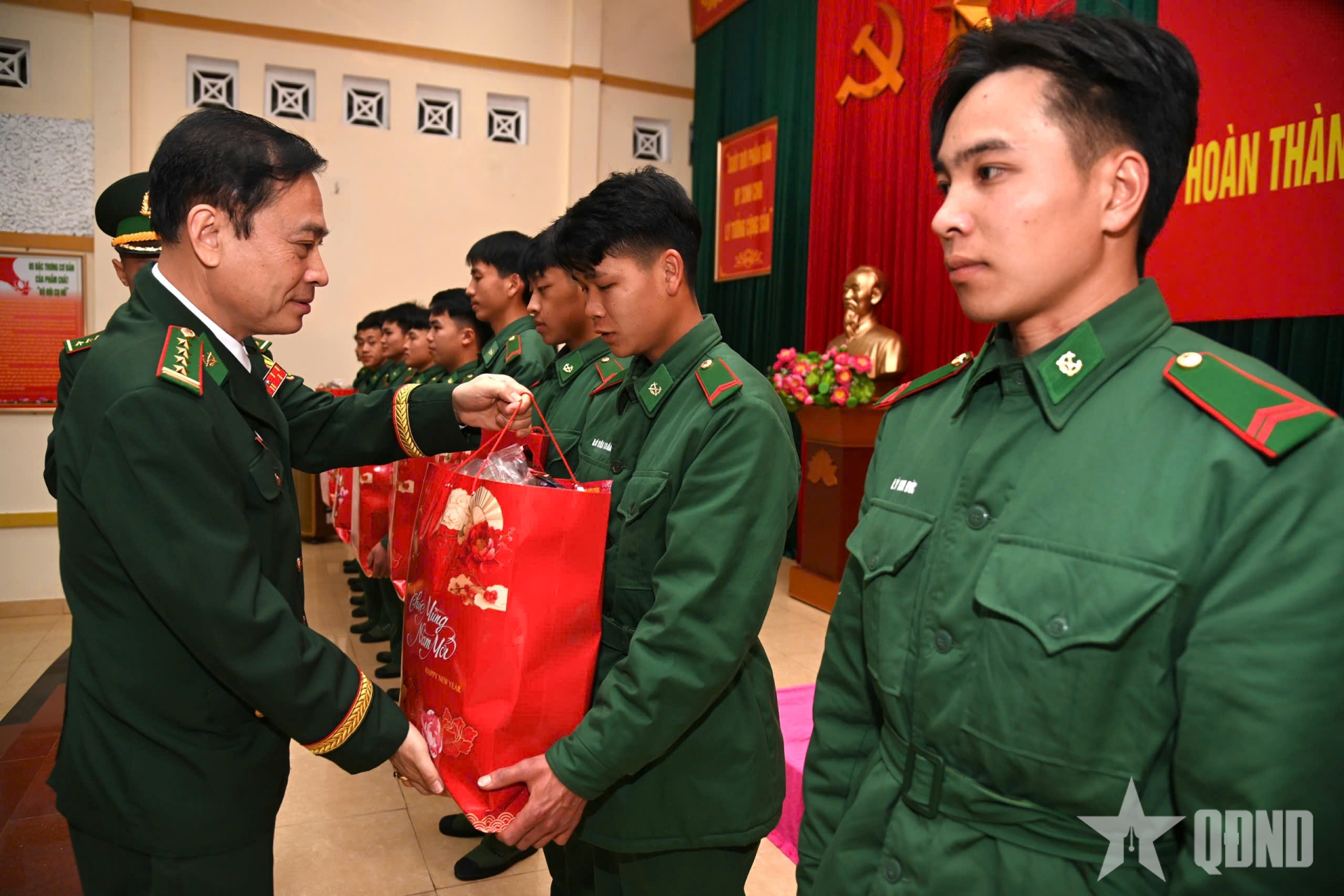 Ban chỉ huy Bộ đội Biên phòng Lai Châu tiễn quân nhân hoàn thành nghĩa vụ quân sự